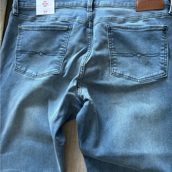 Lucky Brand new jeans 16/33R - Picture 2 of 6